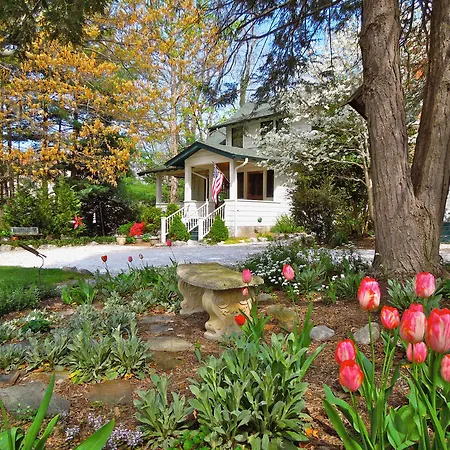 Oakland Cottage Bed And Breakfast-2