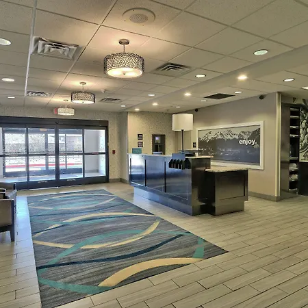 Hampton Inn & Suites Albuquerque Airport-3