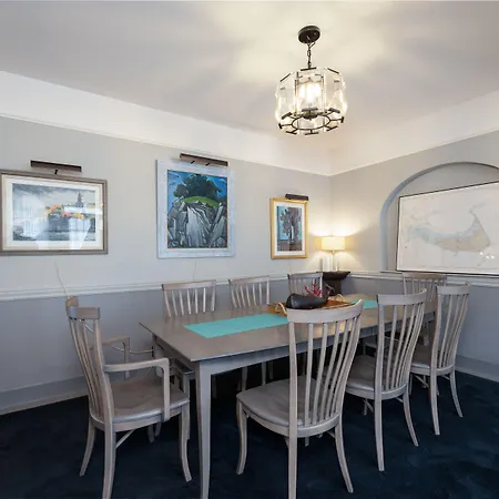 Nantucket Whale Inn, Half Moon Bay-2