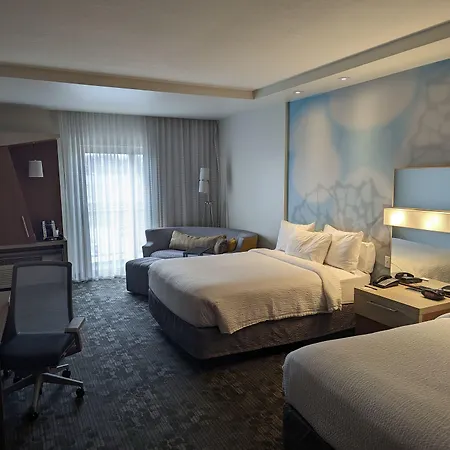 Courtyard By Marriott Holland Downtown-3