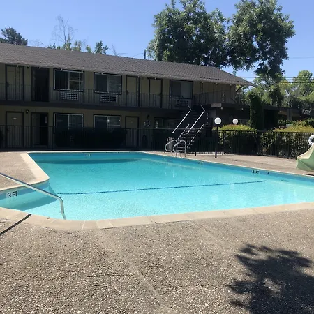Hillside Inn-2