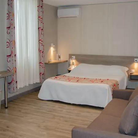 Hotel Le Revest-3
