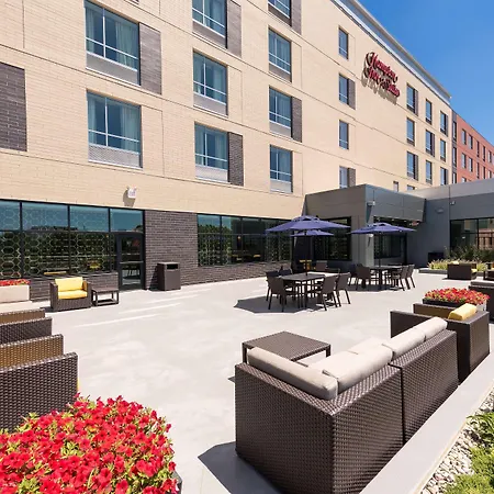 Hampton Inn & Suites Grand Rapids Downtown-2