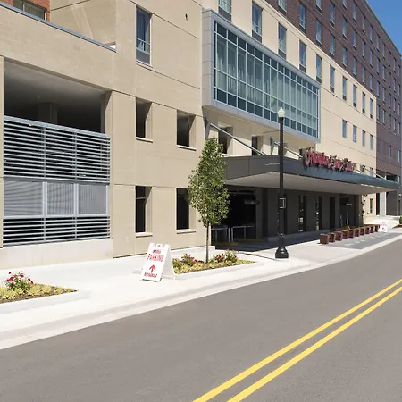 Hampton Inn & Suites Grand Rapids Downtown-3