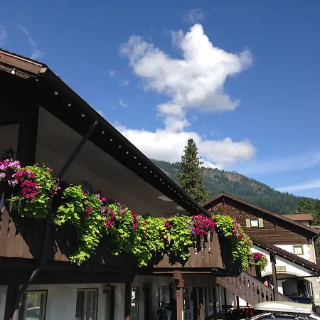 Linderhof Inn-2