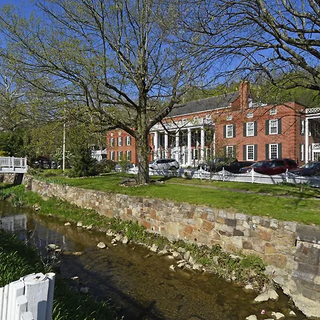 The Country Inn Of Berkeley Springs-3