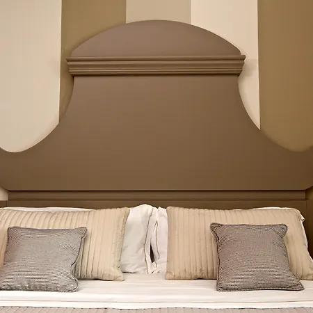 Hotel Ambassador-3
