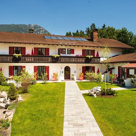 Bayern Resort Hotel - Adults only - mit Zugspitzblick - Eibsee-Nähe - Wellnessbereich - Naturpool im Sommer-3