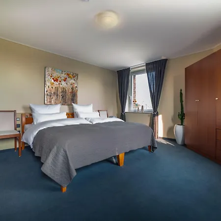 Hotel Omega-2