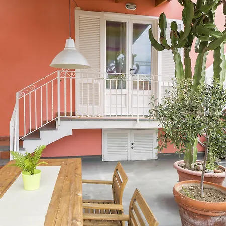Gioia 13 Rooms & Apartments-3