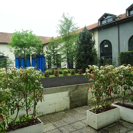 Victoria Royal Garden-3