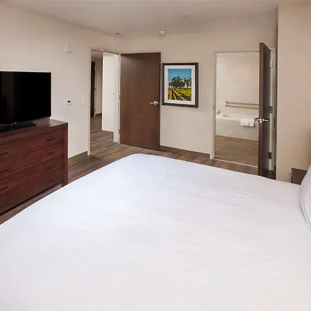 Hilton Garden Inn Burbank Los Angeles-3