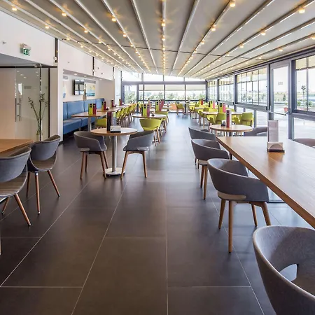 Hampton By Hilton Istanbul Kurtkoy-3