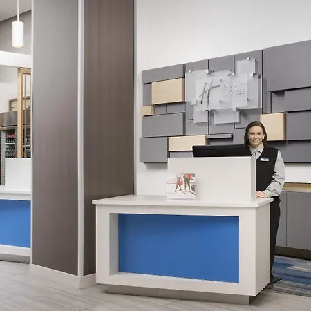 Holiday Inn Express Pensacola Downtown By Ihg-3