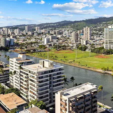 Wyndham Vacation Resorts Royal Garden At Waikiki-2