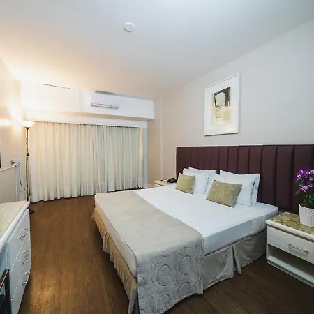 Hotel Victoria Villa Curitiba by Nacional Inn-3