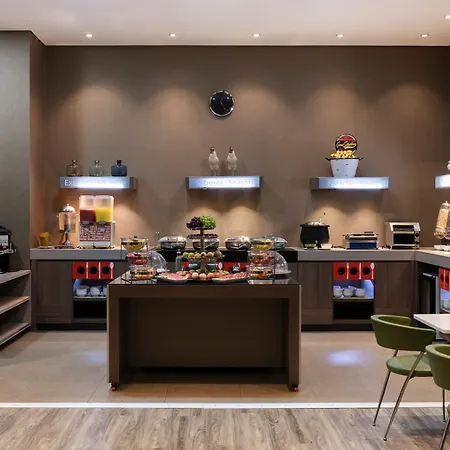 Hampton By Hilton Cartagena-3