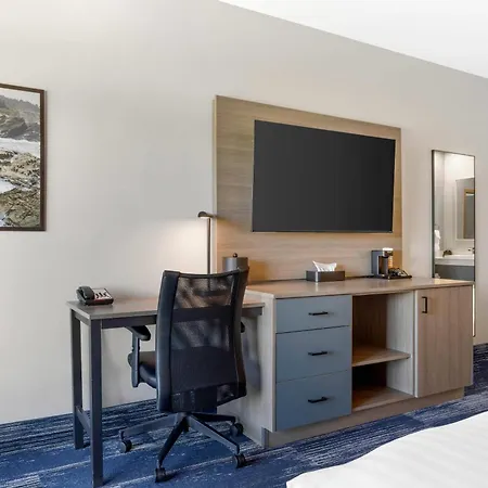 Edgewater Inn And Suites, An Ascend Collection Hotel-3
