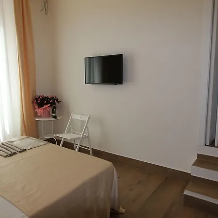 Art Atelier Accomodation Guest House-2