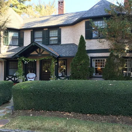 Pinecrest Bed & Breakfast-3