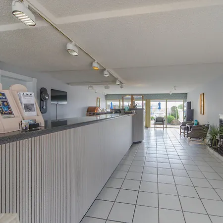 Attache Motel-2