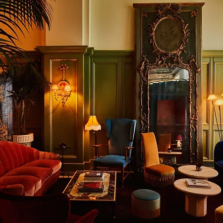 The Siren Hotel, An Ash Hotel-2