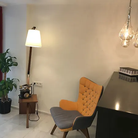 Piano Hotel-2