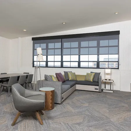Courtyard By Marriott Waterloo Cedar Falls-3