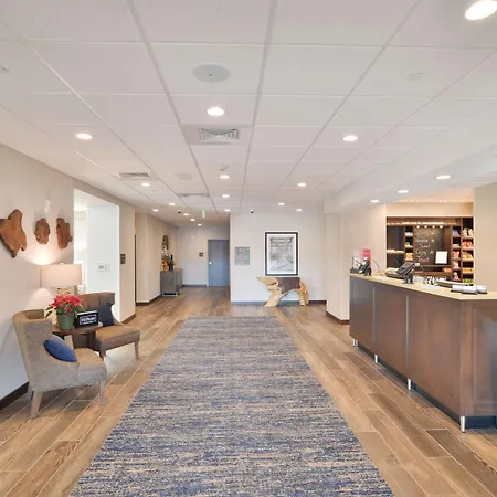 Hampton Inn & Suites Menomonie-Uw Stout-3