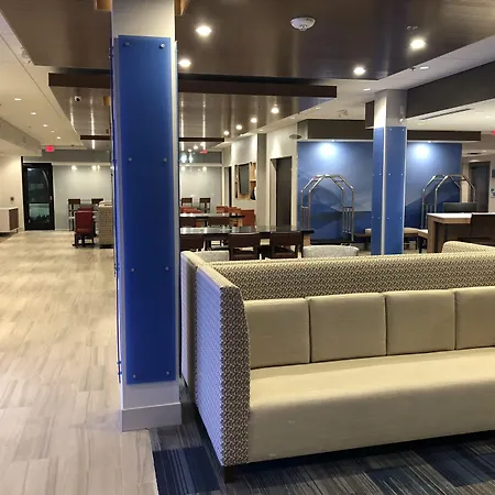 Holiday Inn Express & Suites Racine By Ihg-2