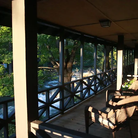 Riverside Lodge At Chimney Rock-3