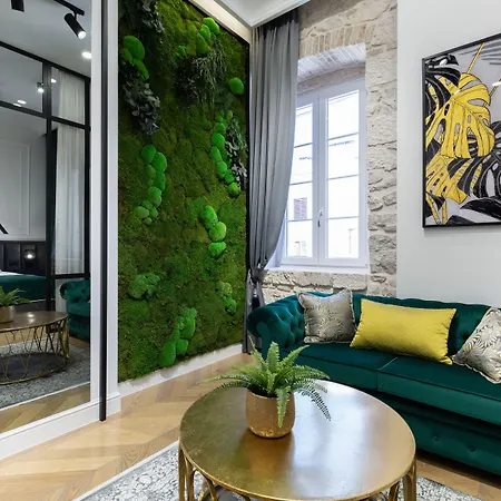 DeZign Superior Apartments&Rooms-3