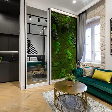 DeZign Superior Apartments&Rooms-3