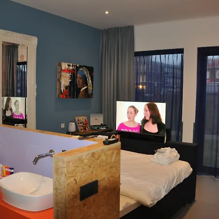 Hotel Rauw aan de Kade-3