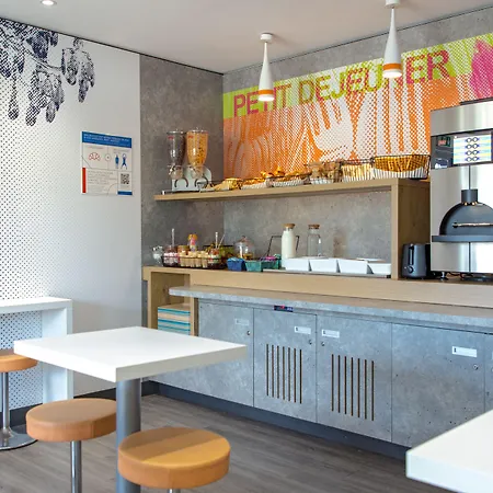 ibis budget Fréjus Capitou A8-2