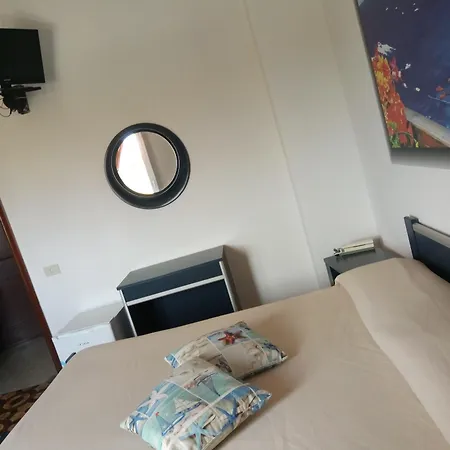 Hotel Rosy-3