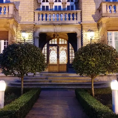 Le Castel Guesthouse-2