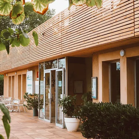 Brit Hotel Confort Castres-3