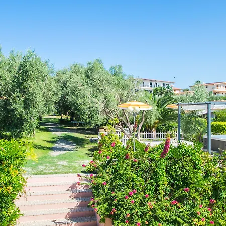 Costa Real - Garden Retreat With Private Beach, Pet Friendly-2