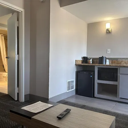Surestay Innsuites Phoenix Hotel & Suites By Best Western-2