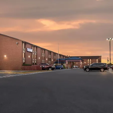 Travelodge By Wyndham Winchester-3