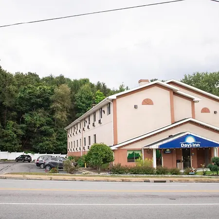 Days Inn By Wyndham Torrington-3