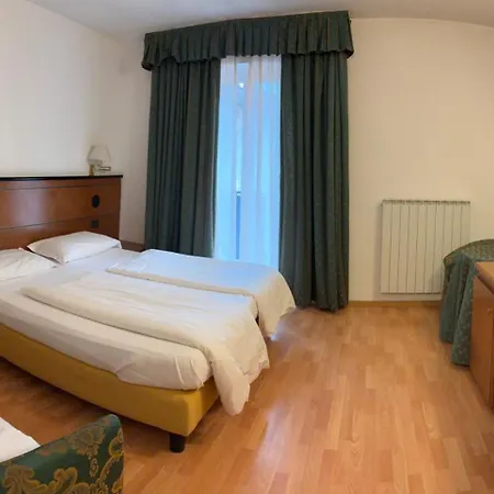 Albergo Aprica Garni-3