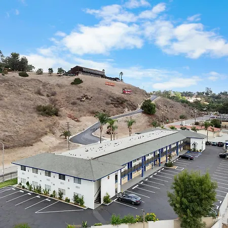 Travelodge By Wyndham Fairplex Pomona-2