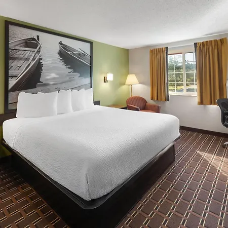 Super 8 By Wyndham Winona Mn-3
