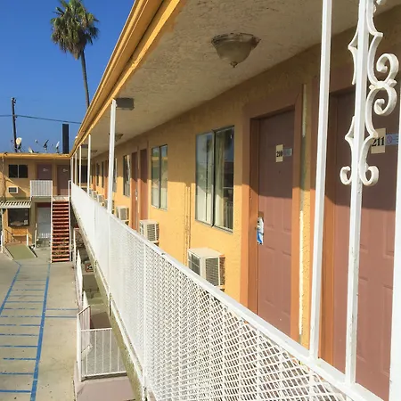 4 Star Motel-3
