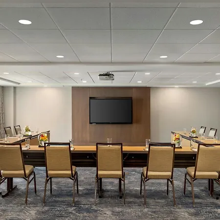 Courtyard By Marriott Portland Downtown/Waterfront-3