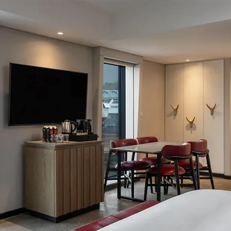 Radisson Red Hotel V&A Waterfront Cape Town-2