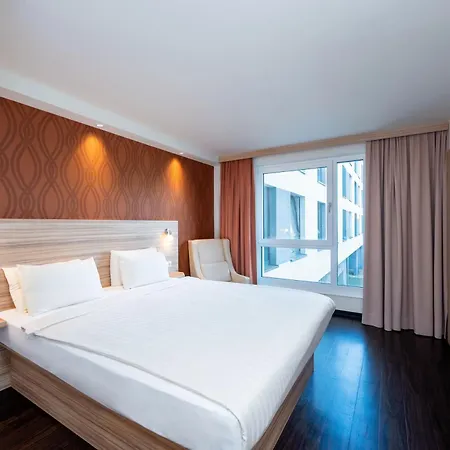 Staycity Aparthotels Heidelberg-3