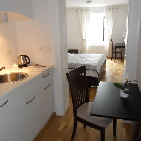 Kollmann Rooms And Apartments-2